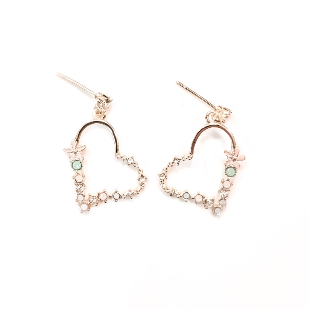 Boho Gold Romance Garden | Gold Heart Earrings - Picture 4 of 5